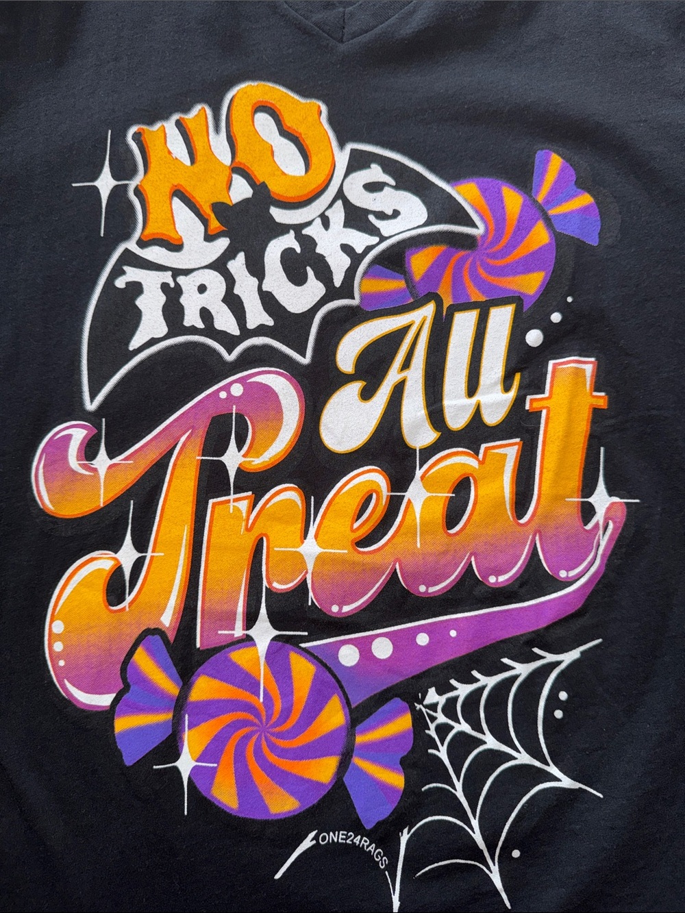 ONE24 Halloween "No Tricks All Treat  V-Neck Tee  Women's Large